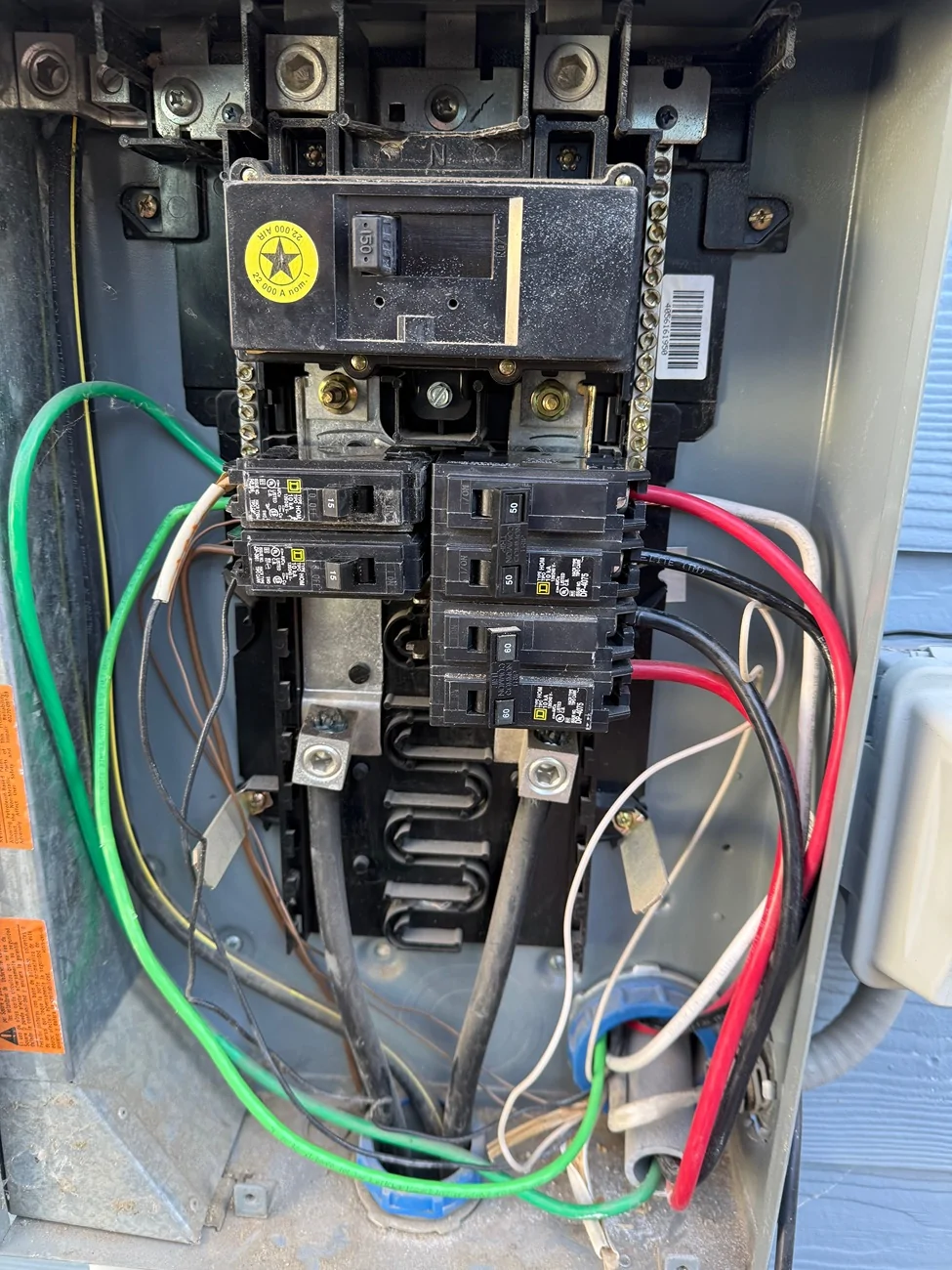 Tesla Cybertruck My home power backup without Powershare solution/ neutral-ground bonding/ transfer switch options/cold temps IMG_5466