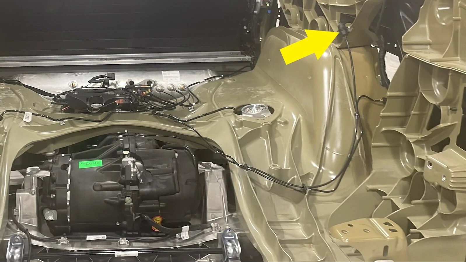Tesla Cybertruck Air suspension fails. Second Time in two years! GUID-060E32F9-F8E9-4156-890F-C405DEAA00E7-online-en-US(2)