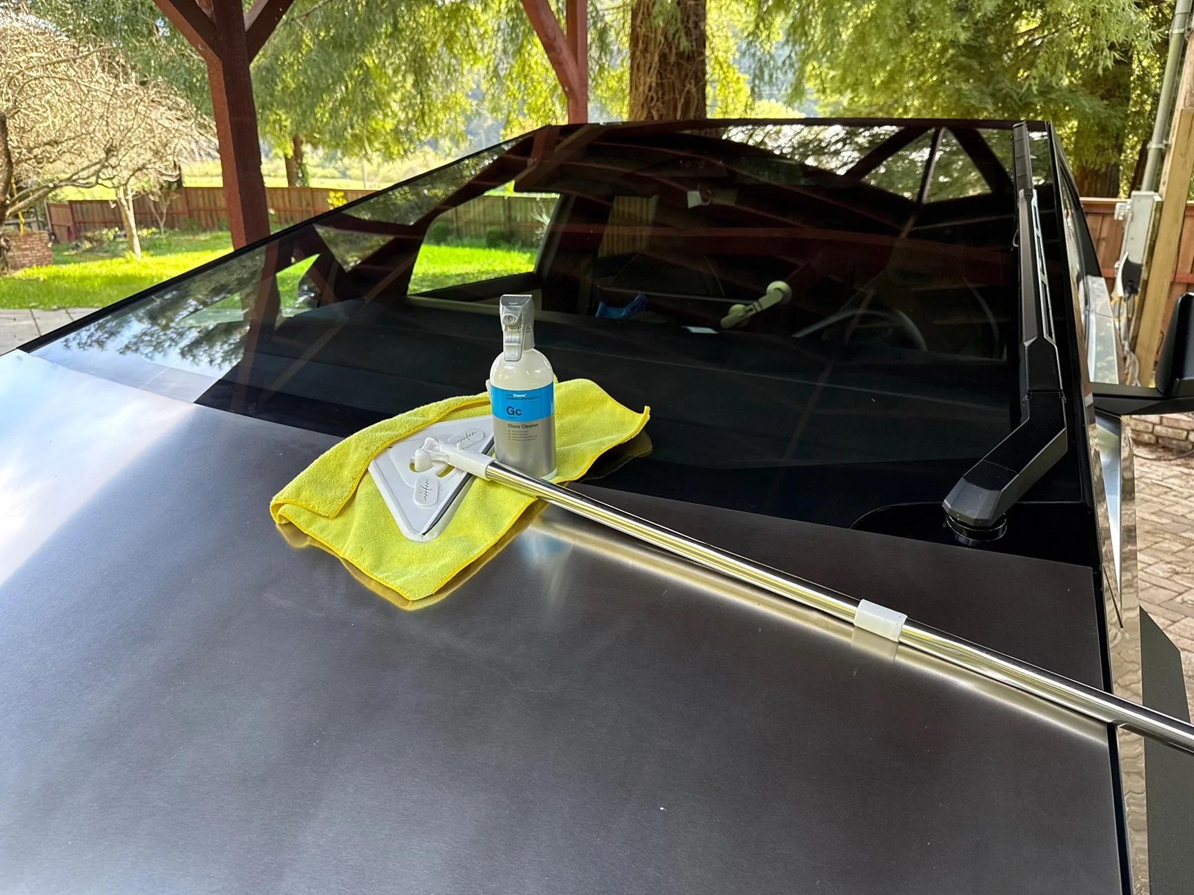 Tesla Cybertruck Hazy Windows FINALLY Clean with BLUE Scotch-Brite Pad! imag