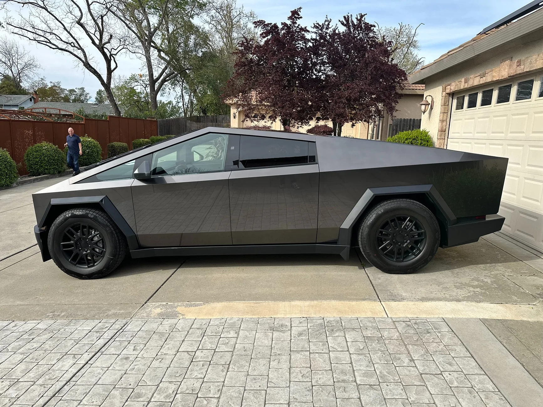 Tesla Cybertruck Has anyone RECEIVED a 2026 Cybertruck? 98800AF1-2D11-462A-A3DE-D478FA73C1FA