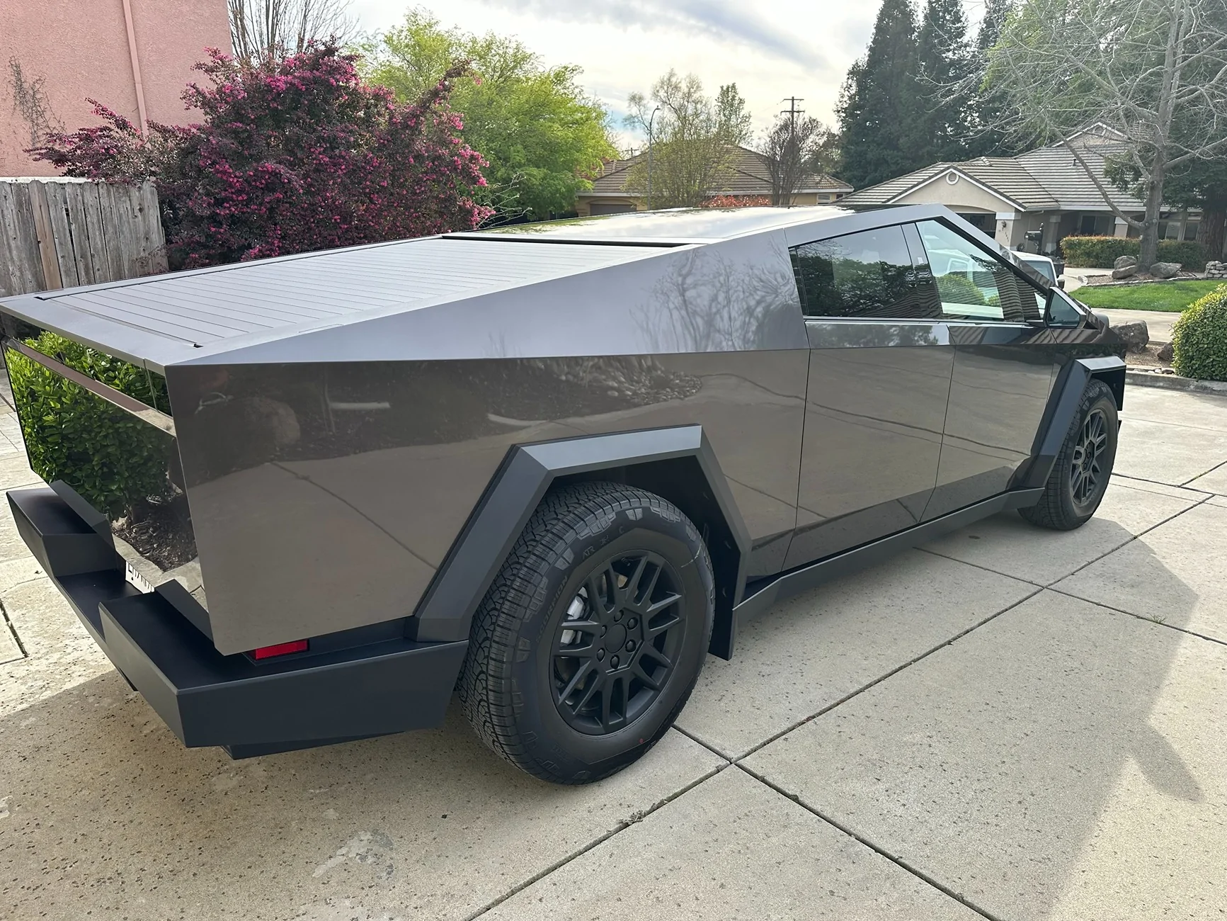 Tesla Cybertruck Has anyone RECEIVED a 2026 Cybertruck? 1AEC2C2E-9851-48FB-999D-3E6D43BF5474 (1)