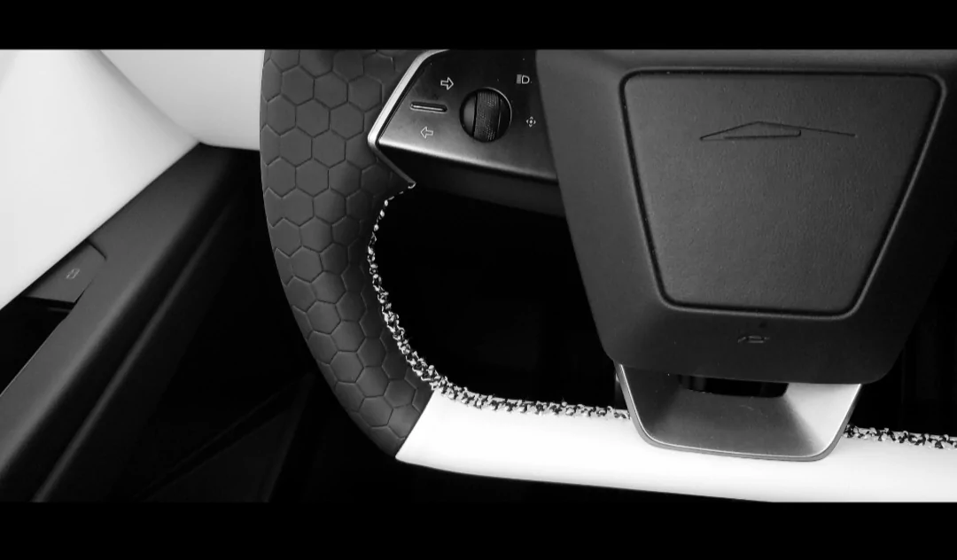 Tesla Cybertruck White/Black Steering Squircle Cover Screenshot_20260314-061800_Gallery