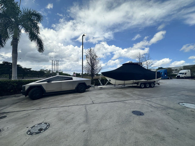 Tesla Cybertruck What Are You Hauling in your Cybertruck? 🦾 👷‍♂️ IMG-1607