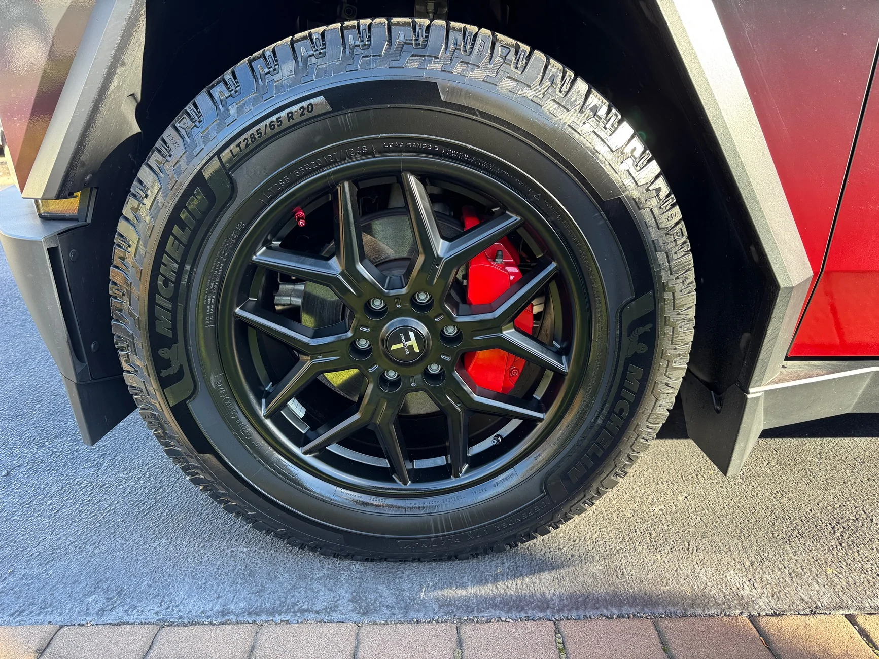 Tesla Cybertruck Time for new tires, bring your opinions. 🛞 IMG_8210
