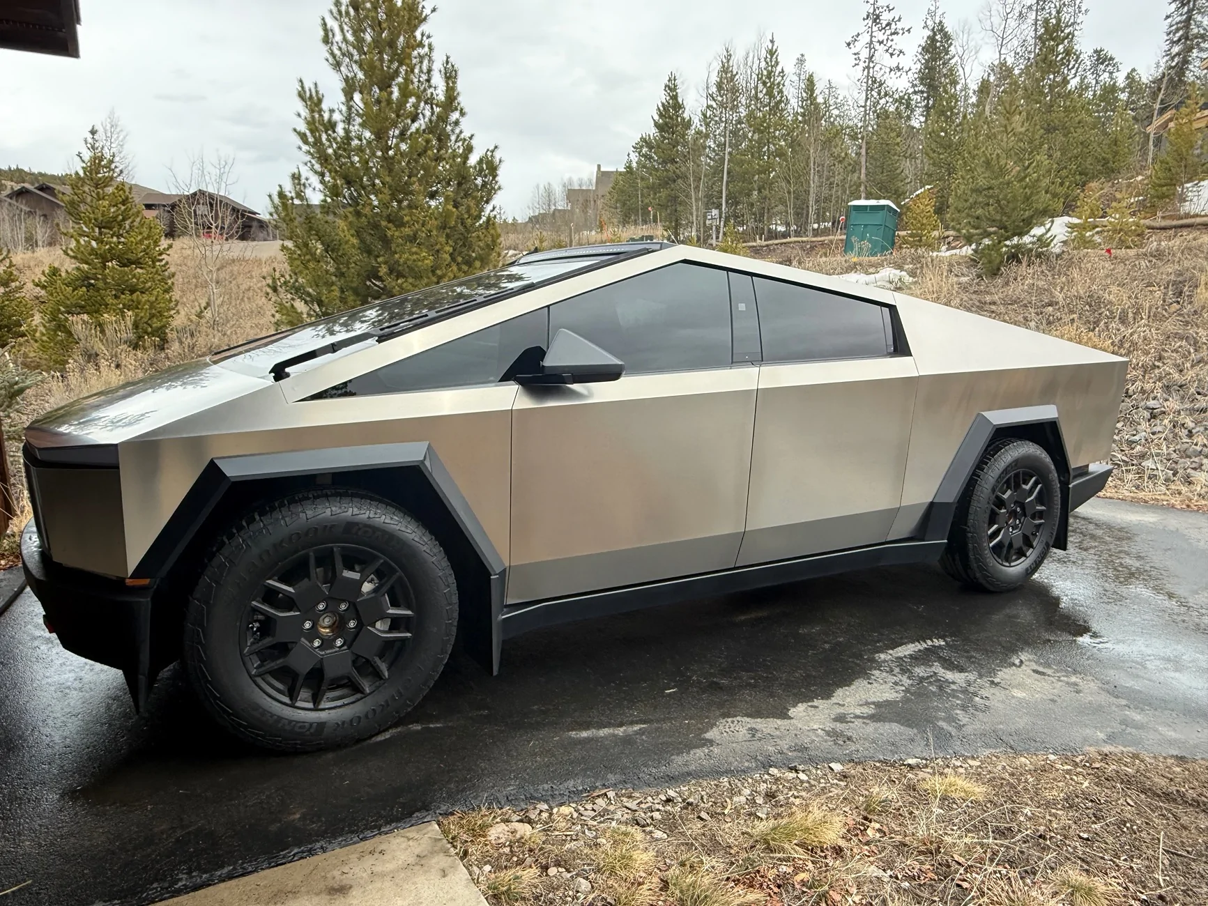 Tesla Cybertruck Switched to Hankook Ion HT 275/65/20 on Cyberwheels to try & boost efficiency IMG_6172
