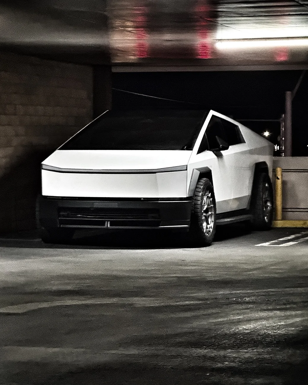 Tesla Cybertruck What did you do TO / WITH your Cybertruck today? 👨🏻‍🔧🧰🚿🛠 IMG_7283