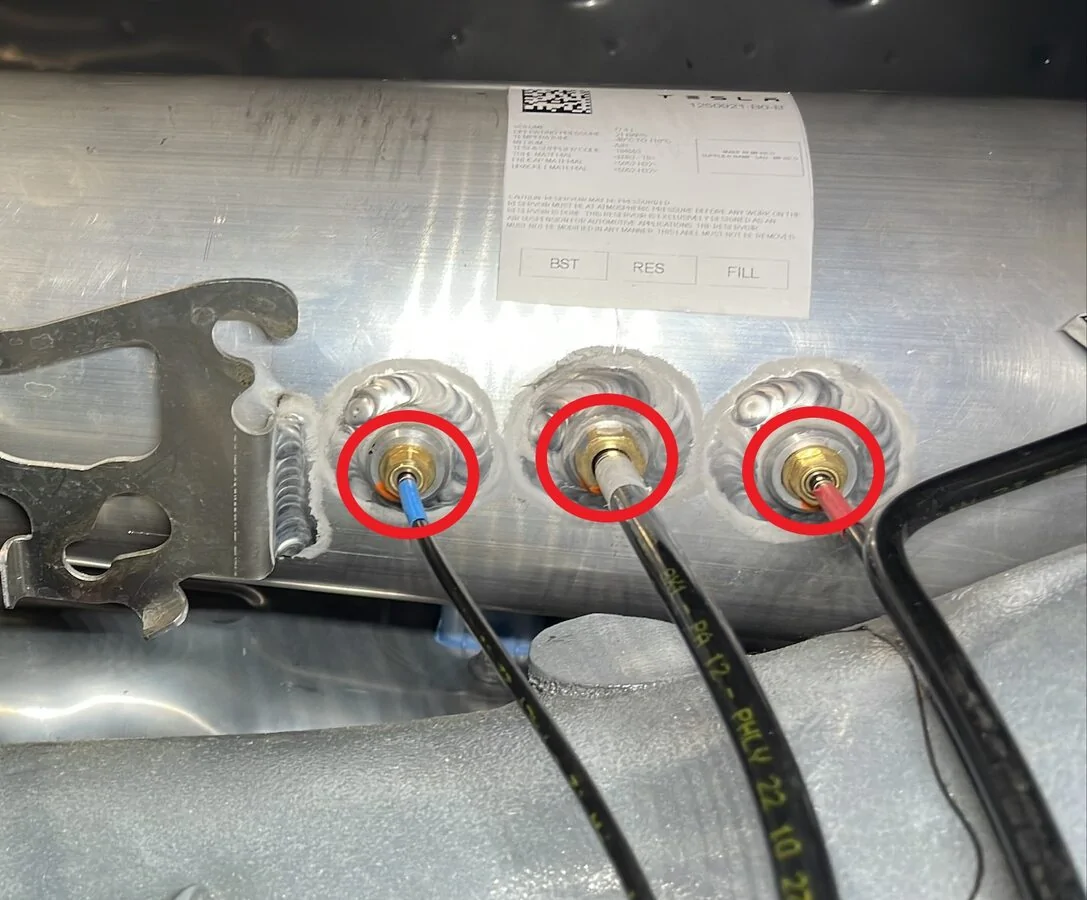 Tesla Cybertruck Air suspension fails. Second Time in two years! GUID-B8FC156B-1CBF-4142-87E3-6AABD2C2AC67-online-en-US