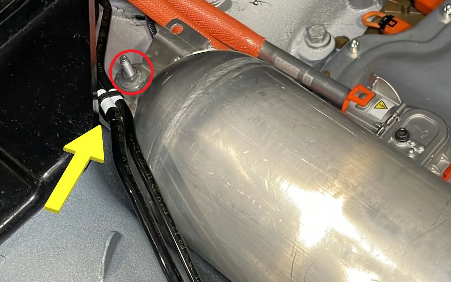 Tesla Cybertruck Air suspension fails. Second Time in two years! GUID-54B72364-7DDC-40AC-B413-CF08139896DF-online-en-US