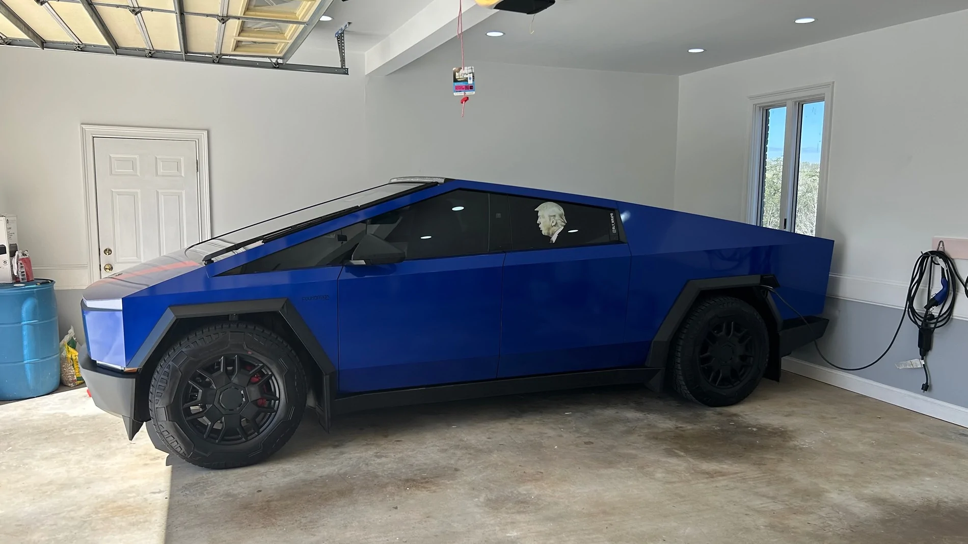 Tesla Cybertruck FSD Garage Parking challenge IMG_1374