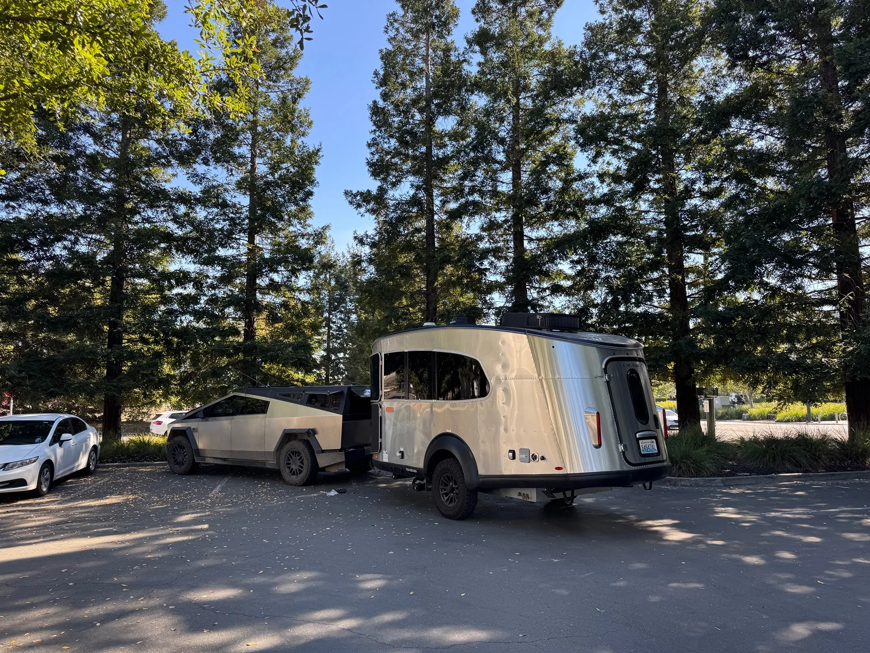 Tesla Cybertruck Urander Bed Cap Ideas & Setups IMG_4240