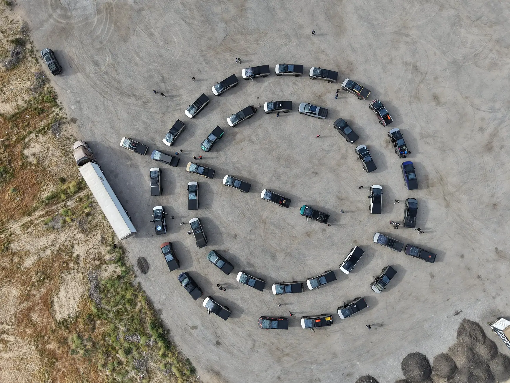 Tesla Cybertruck Daily random Cybertruck photos thread - Post Yours! 📸 🤳 C04AF93F-9139-4C6C-971C-093FE26A9A93