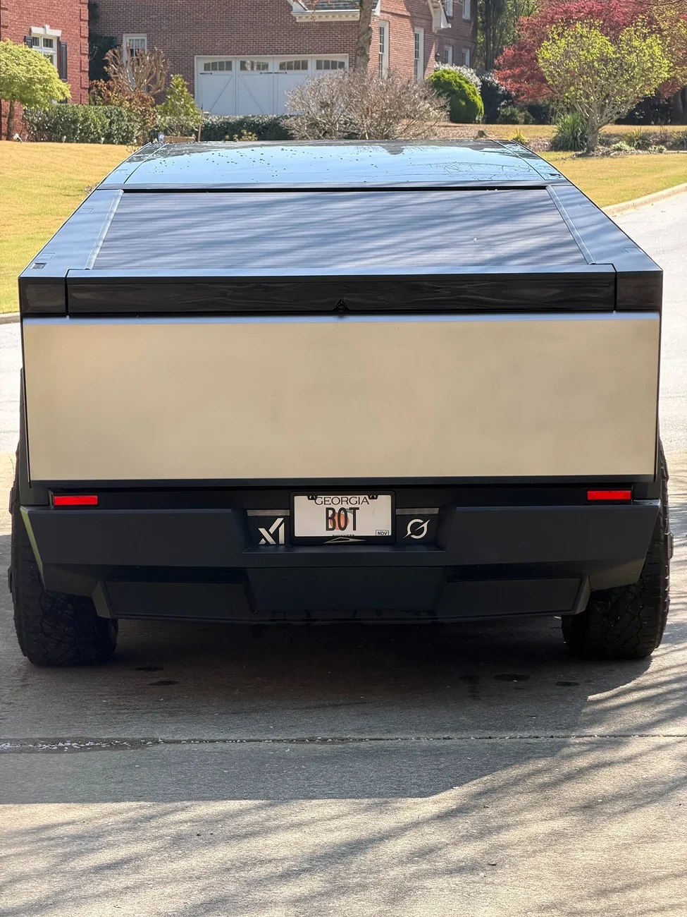 Tesla Cybertruck It's Spring! Time to show off your beautiful Cybertrucks before pollen season paints everything yellow IMG_1023