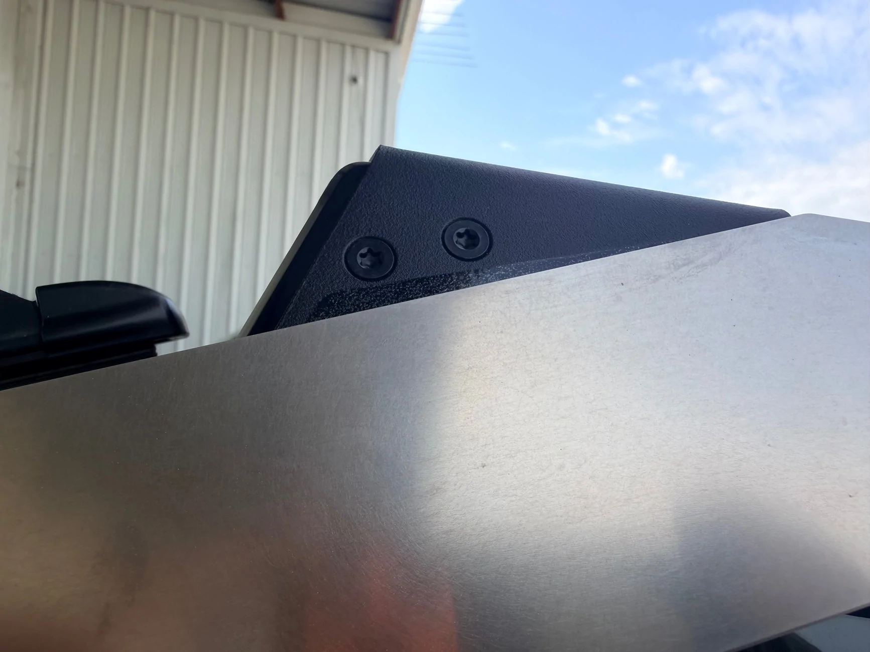 Tesla Cybertruck OEM light bar IMG_1284