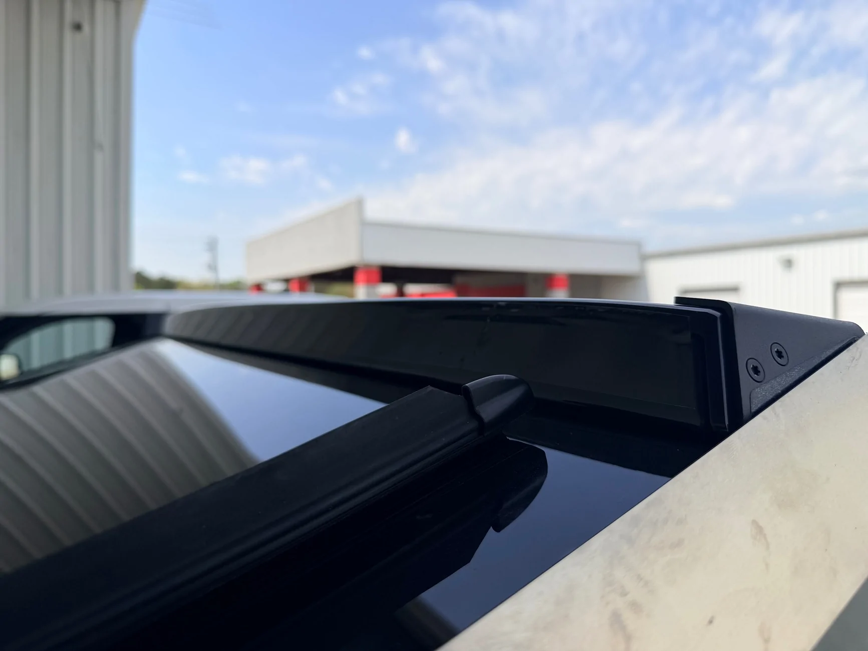 Tesla Cybertruck OEM light bar IMG_1285