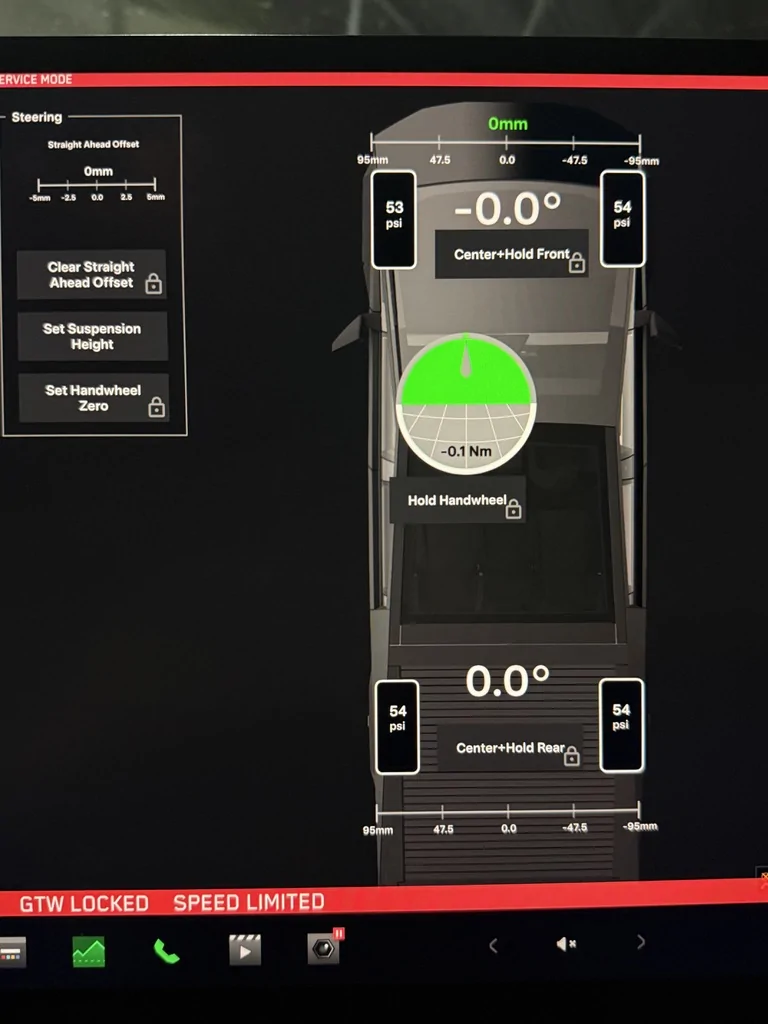 Tesla Cybertruck Steering wheel off-centered. SC acknowledging but no fix?! 1774479935279-u