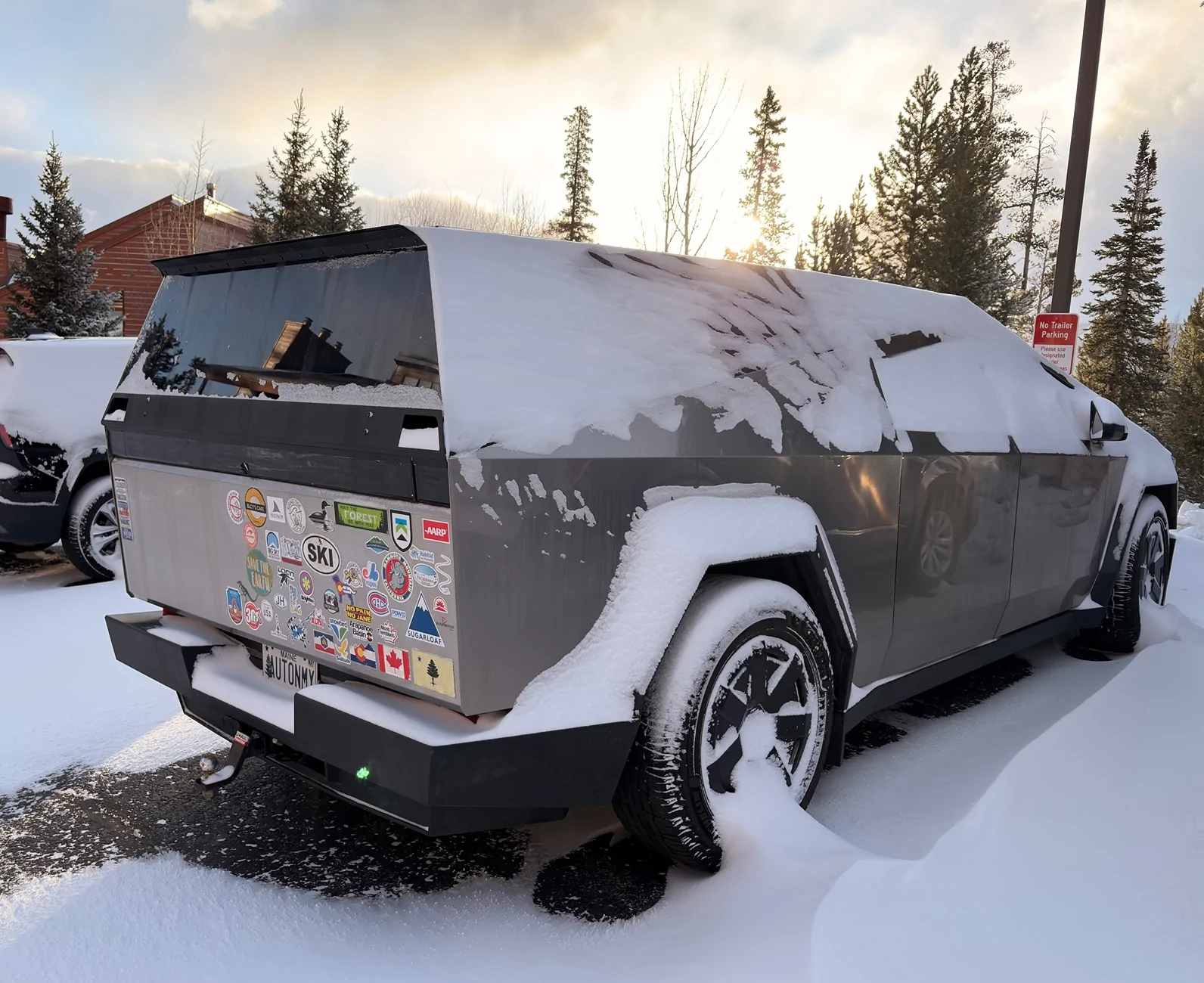 Tesla Cybertruck CyberSUV / CyberVan hints dropped by Musk?? [Updated w/ more from Elon] IMG_3501