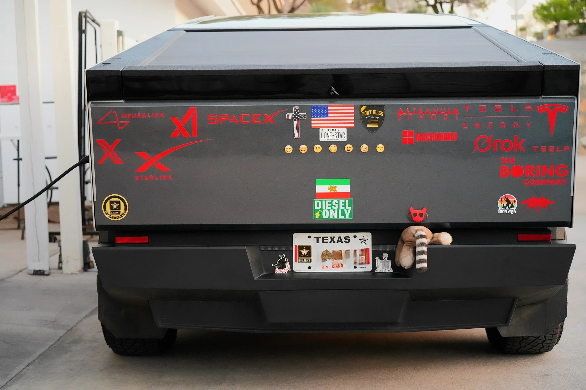 Tesla Cybertruck Daily random Cybertruck photos thread - Post Yours! 📸 🤳 DSC00213