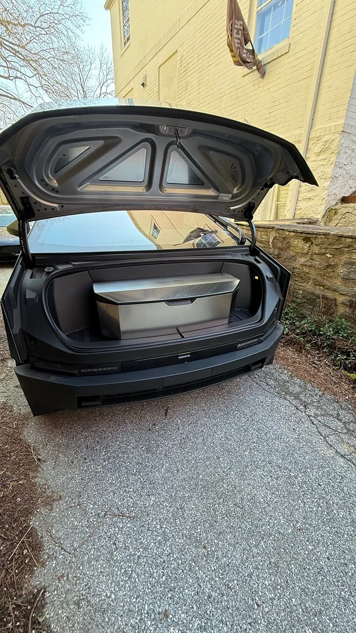 Tesla Cybertruck What Are You Hauling in your Cybertruck? 🦾 👷‍♂️ IMG_1496