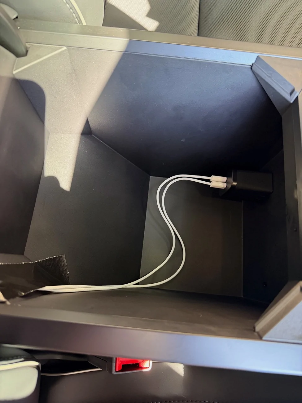 Tesla Cybertruck HARDWARE FIX for hot phone charging issue! New wireless charger has a built-in heatsink IMG_0670