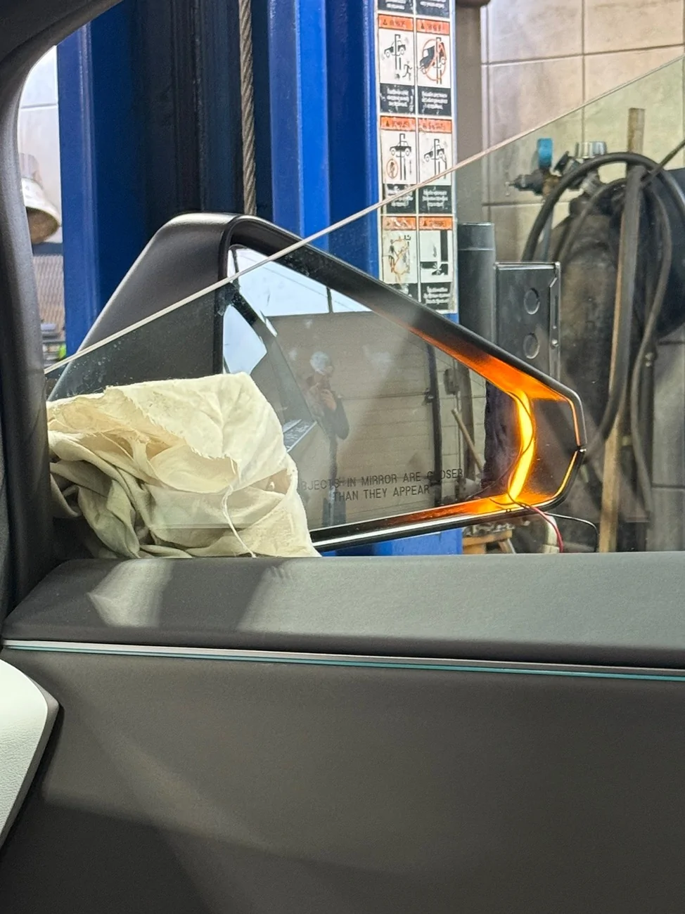 Tesla Cybertruck How to keep a fridge in Cybertruck 44