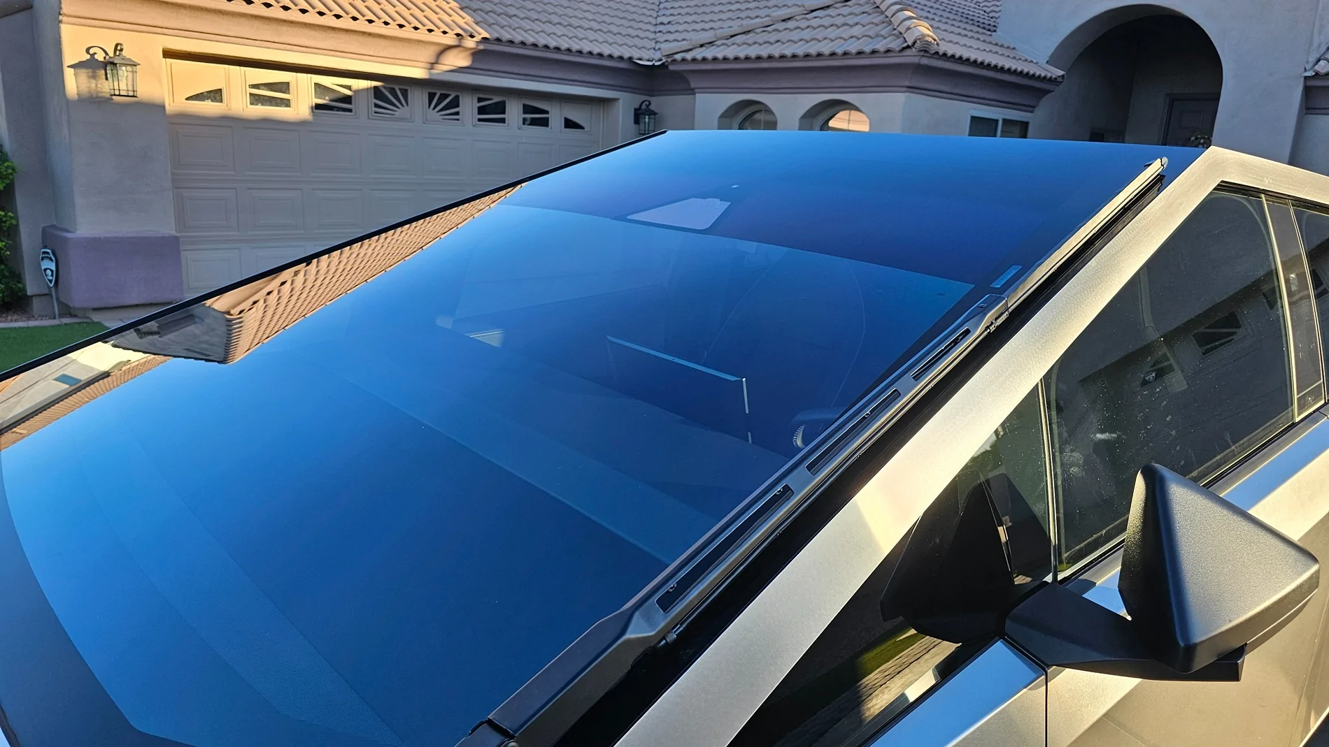 Tesla Cybertruck Sun Glare is Terrible Through the Front windshield 20241106_163926