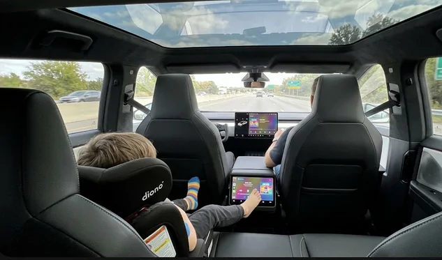 Tesla Cybertruck Controlling Menus in rear 1774984405149-n5