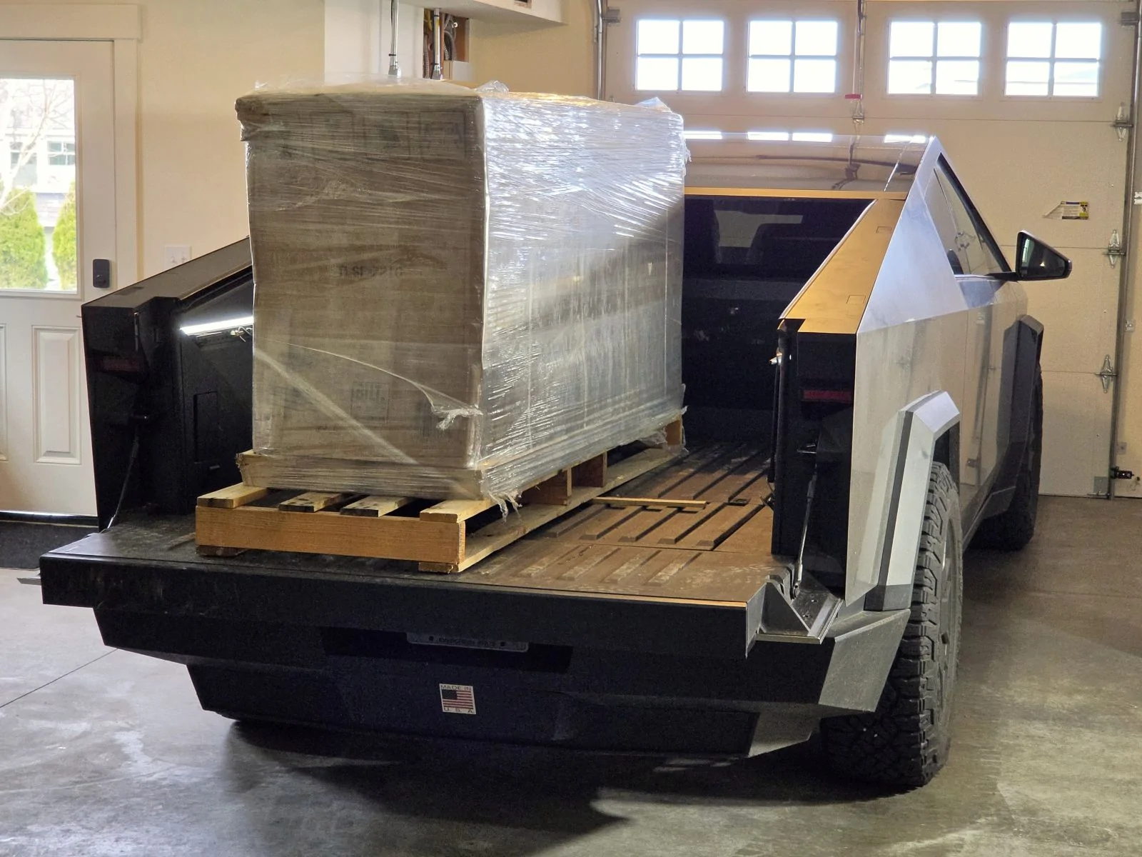 Tesla Cybertruck 2026 Build truck bed discoloration - delivery rejected 20260331_114735sm
