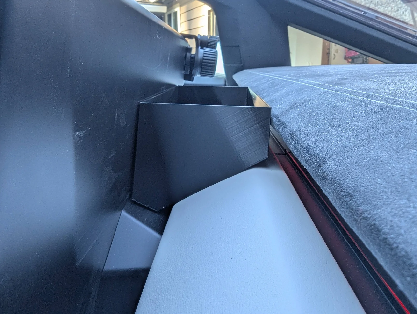 Tesla Cybertruck 3D printable Cybertruck Behind Screen Storage Tray (customizable) PXL_20260403_005422547