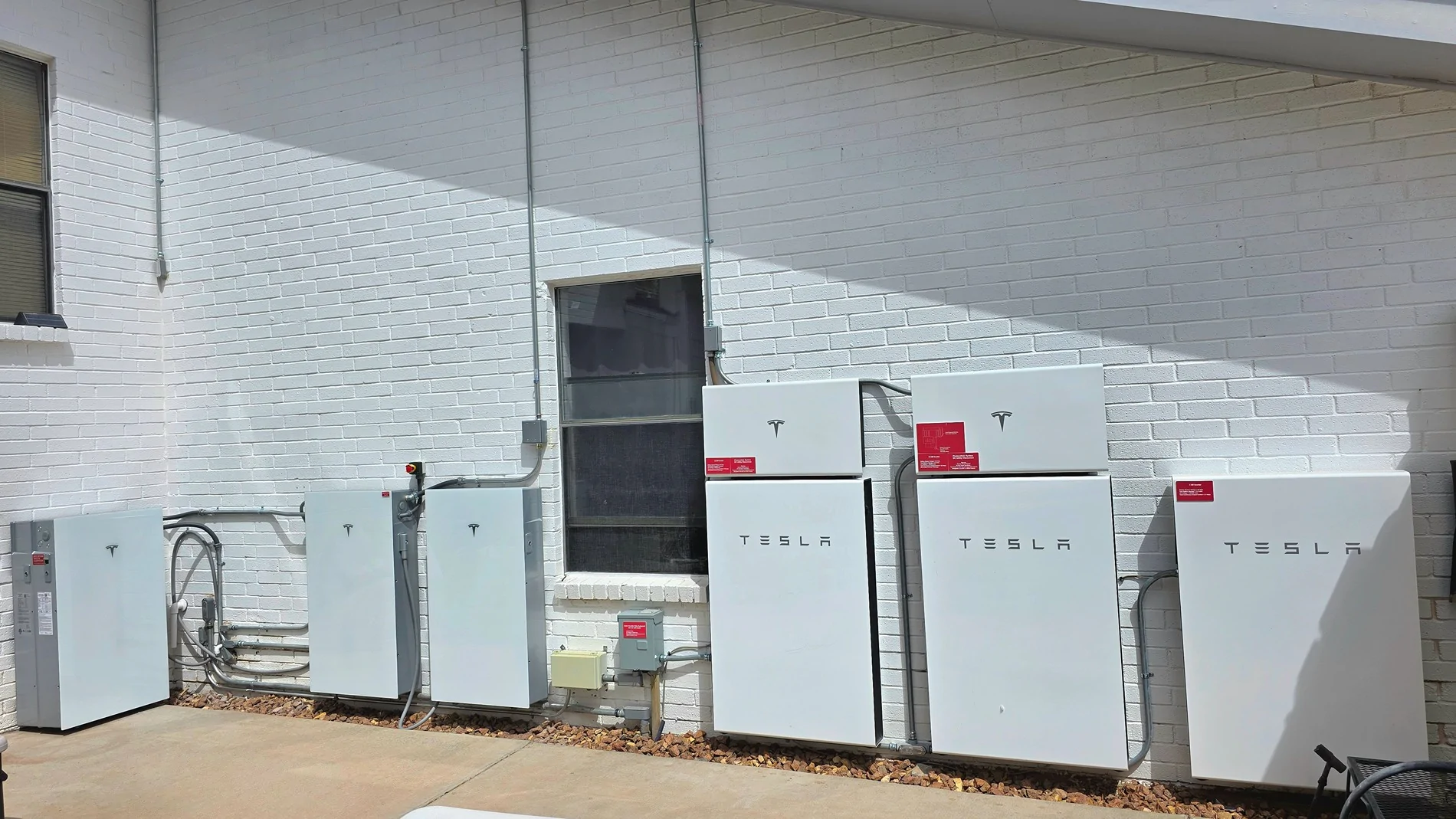 Tesla Cybertruck Powershare Delayed Until Mid-2026 20260404_114056