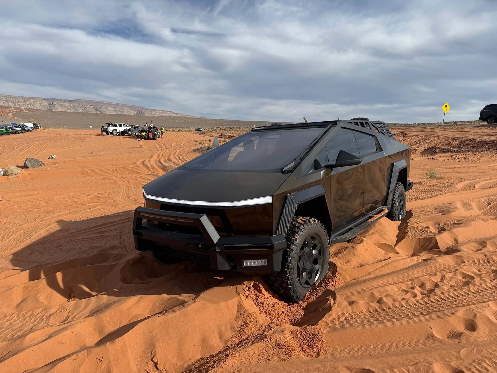 Tesla Cybertruck Aftermarket Front Bumper - Aegon - Cybertruck IMG_4454
