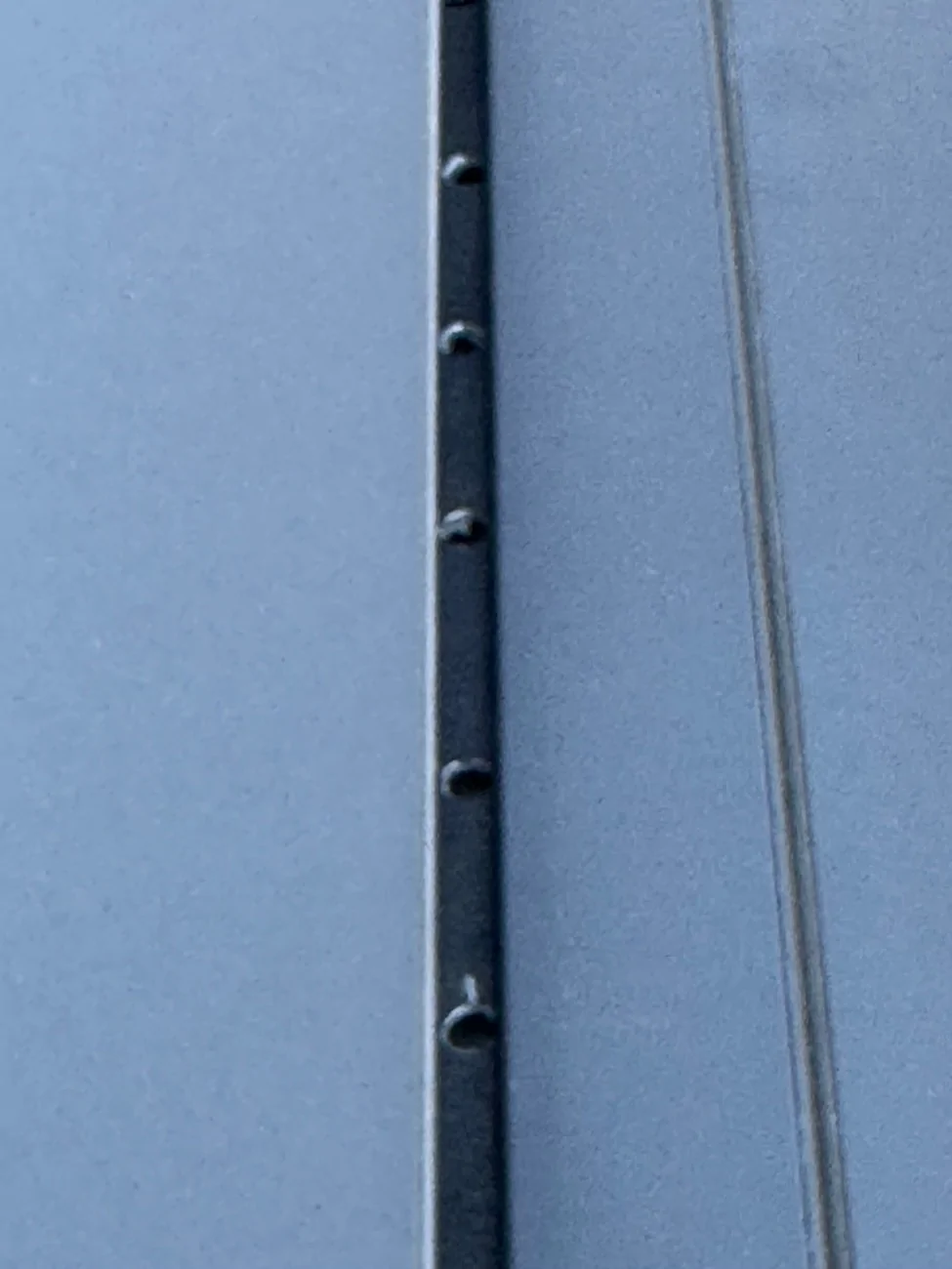 Tesla Cybertruck Missing slat/trim on tonneau? IMG_7876