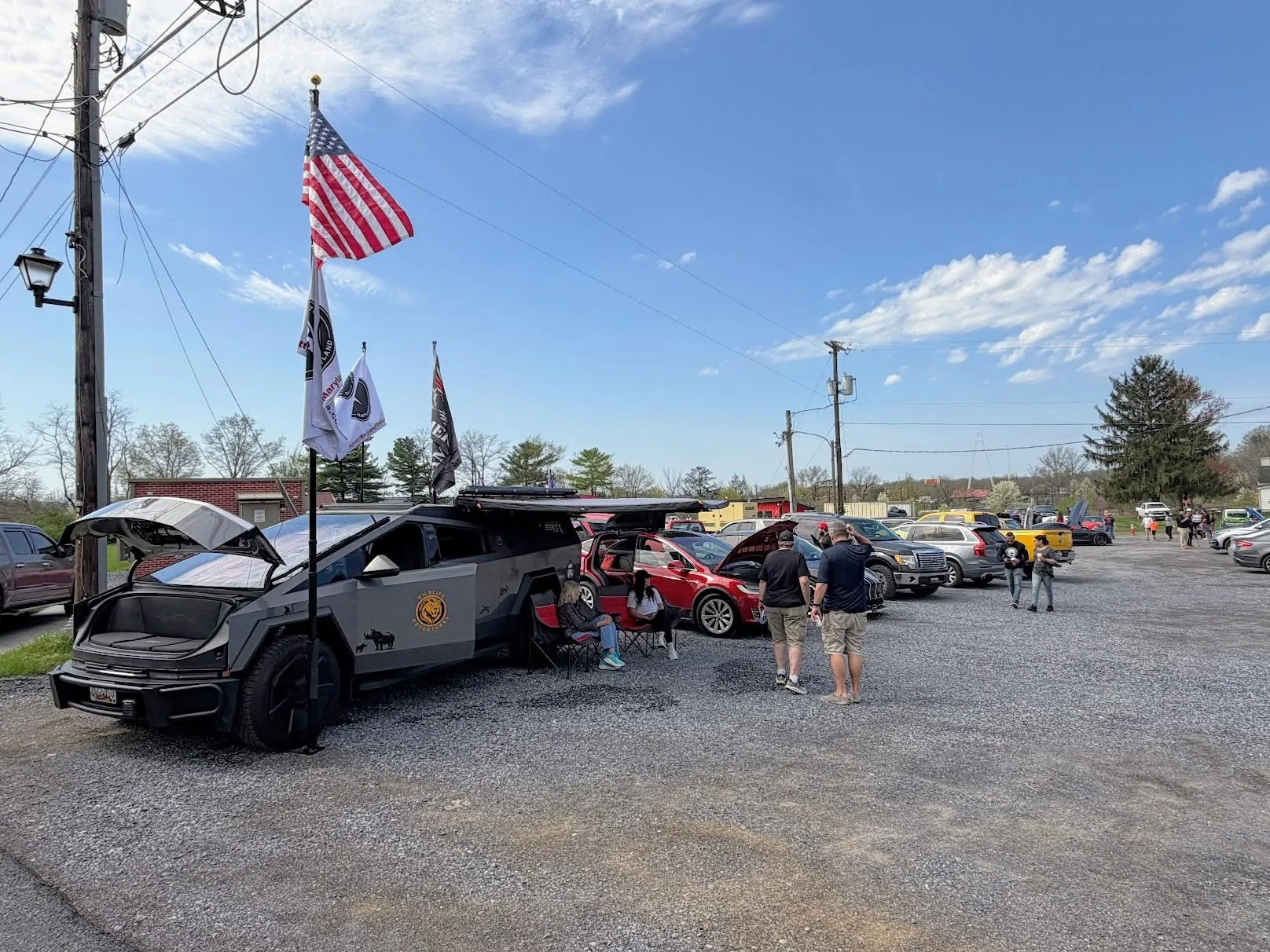 Tesla Cybertruck Urander Bed Cap Ideas & Setups IMG_5035