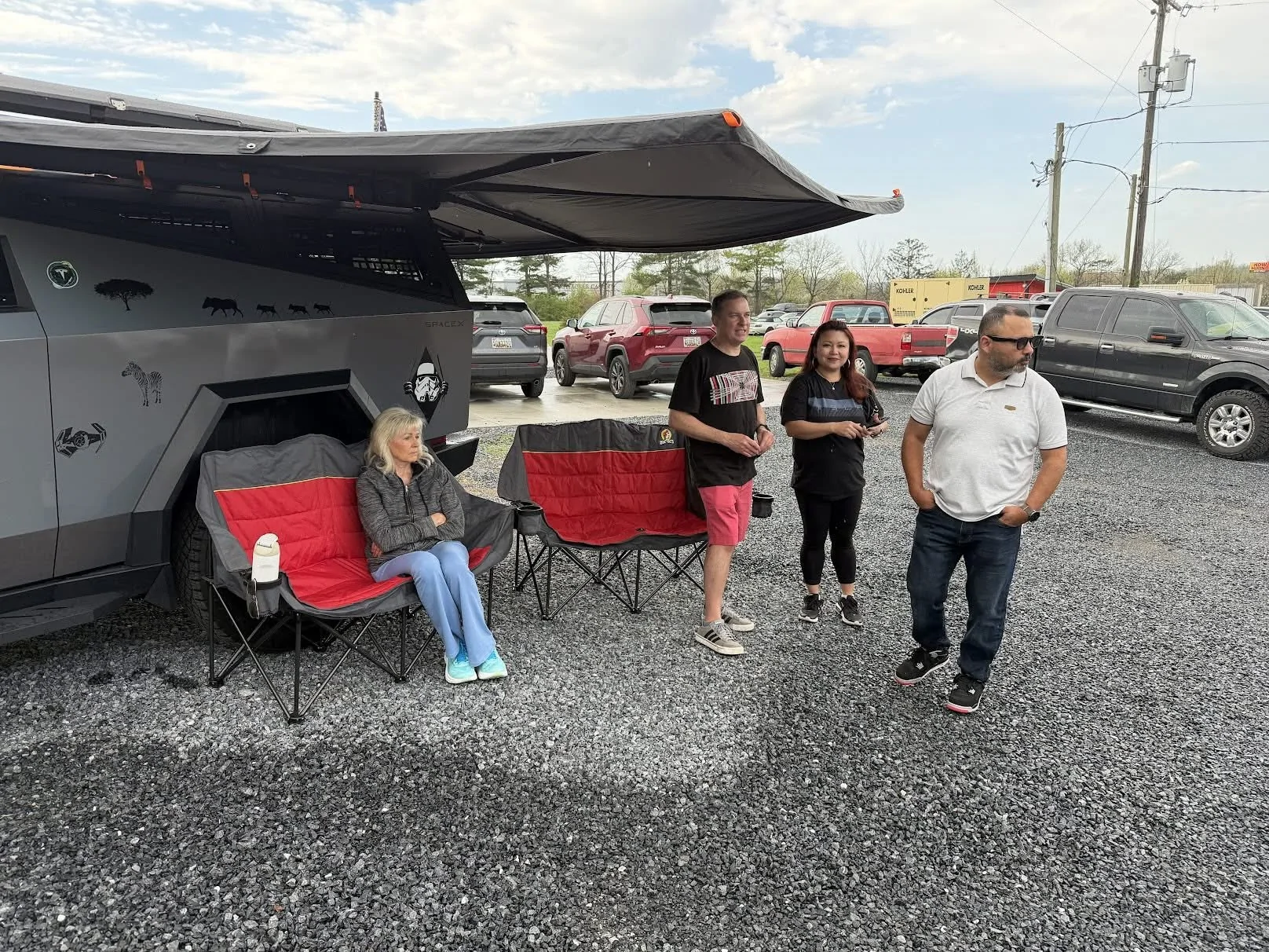 Tesla Cybertruck Urander Bed Cap Ideas & Setups IMG_5036