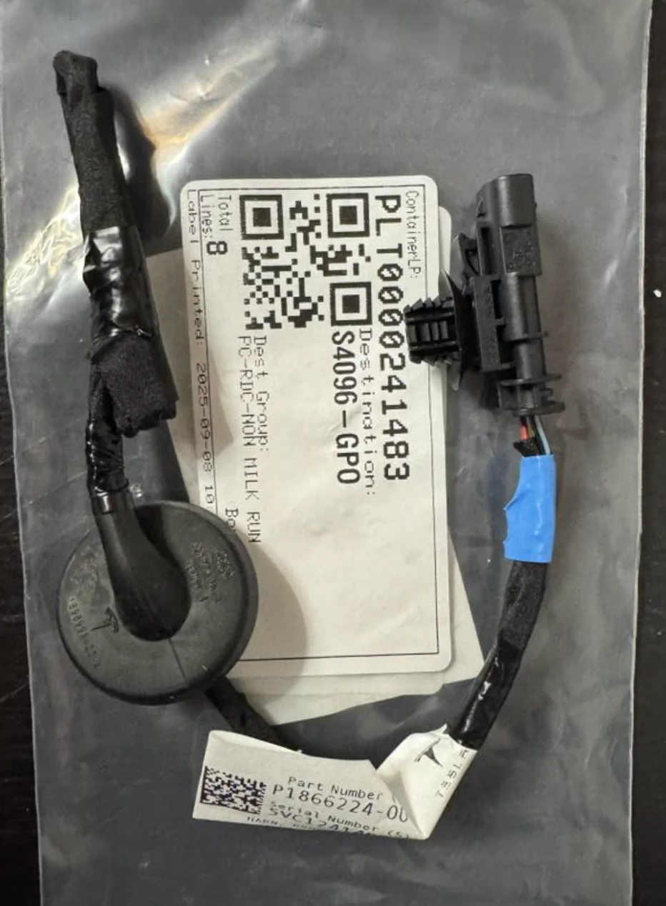 Tesla Cybertruck 26 CB missing roof power feed harness Screenshot 2026-04-09 at 9.35.52 PM