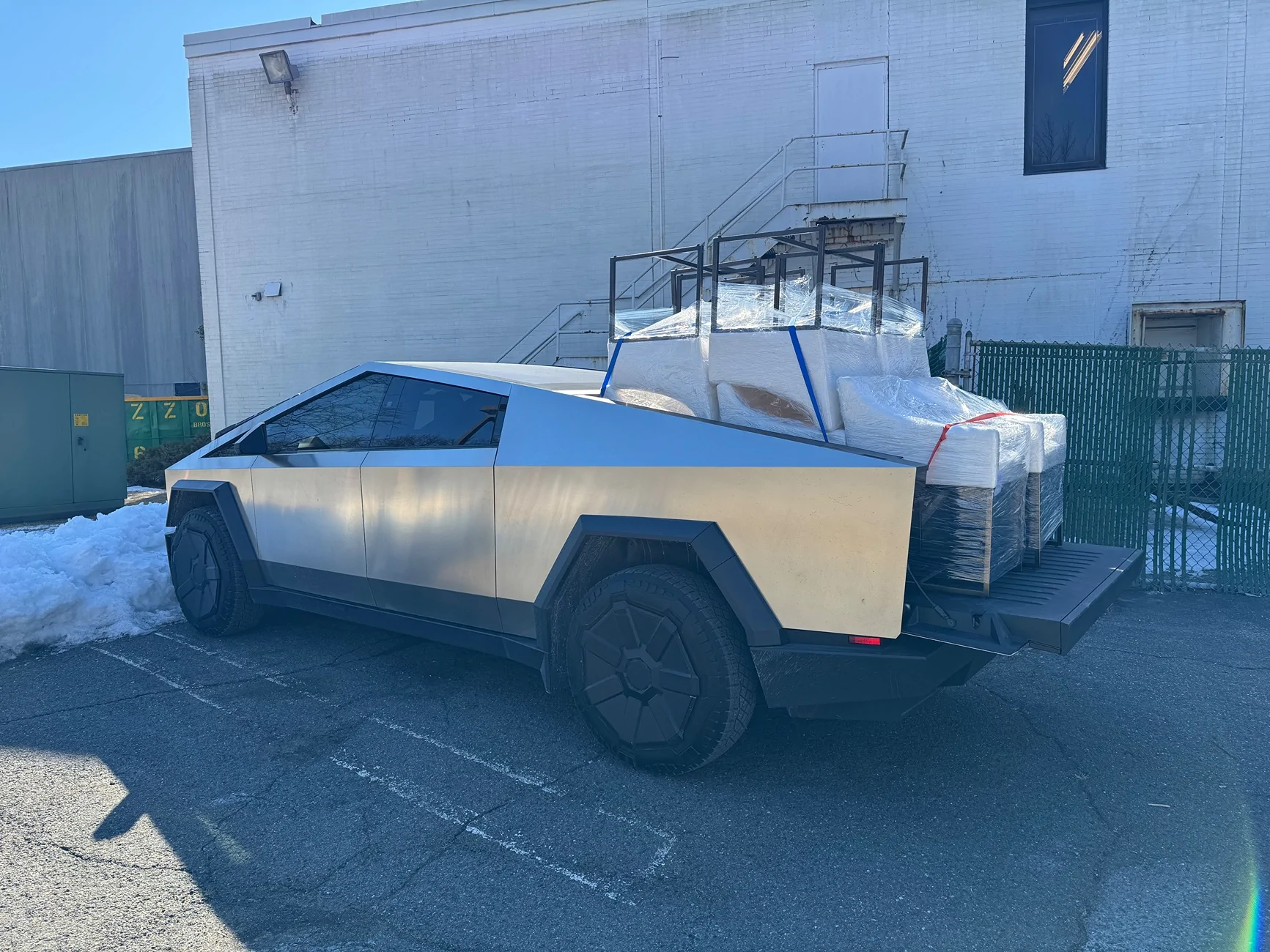 Tesla Cybertruck What Are You Hauling in your Cybertruck? 🦾 👷‍♂️ IMG_1934