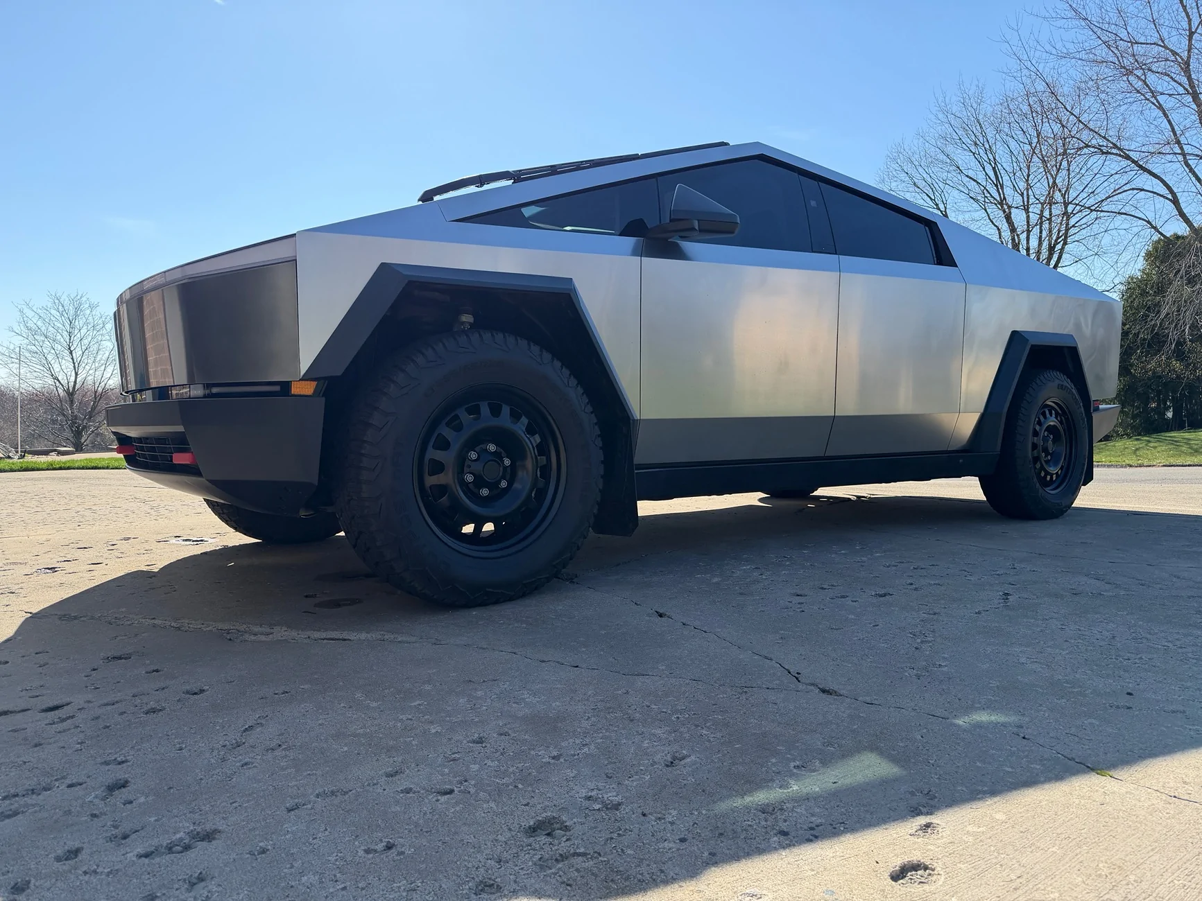 Tesla Cybertruck Time for new tires, bring your opinions. 🛞 IMG_1029