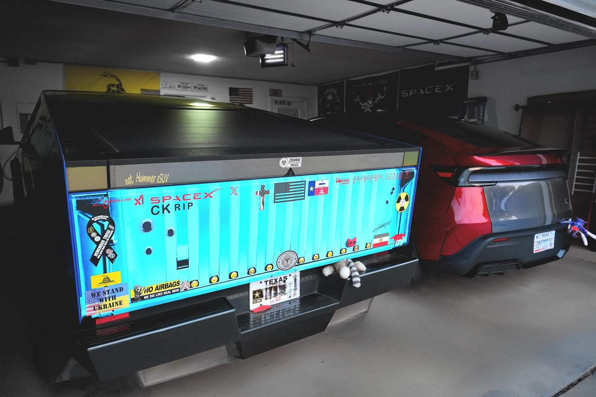 Tesla Cybertruck Daily random Cybertruck photos thread - Post Yours! 📸 🤳 DSC00652