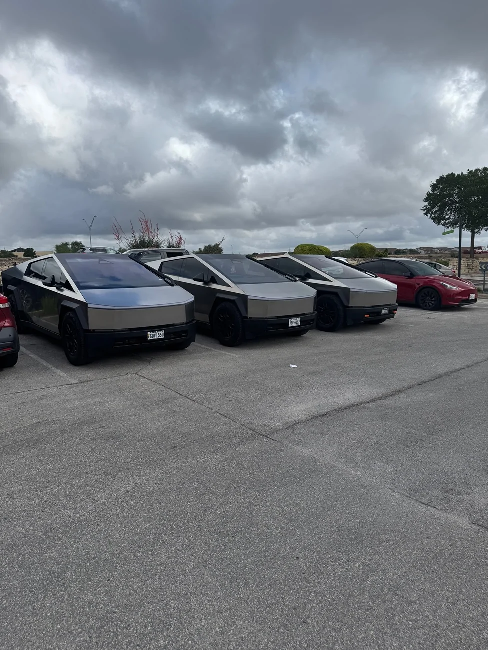 Tesla Cybertruck Daily random Cybertruck photos thread - Post Yours! 📸 🤳 IMG_1870