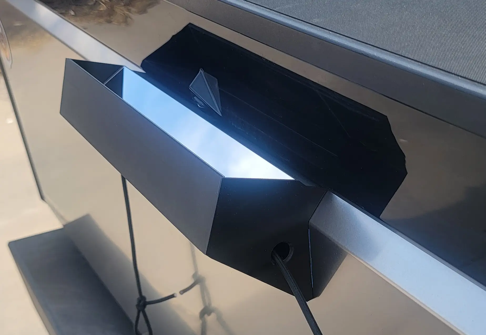 Tesla Cybertruck Rearview mirror for tailgate down use (3D Print DIY) 1775991081361-ir