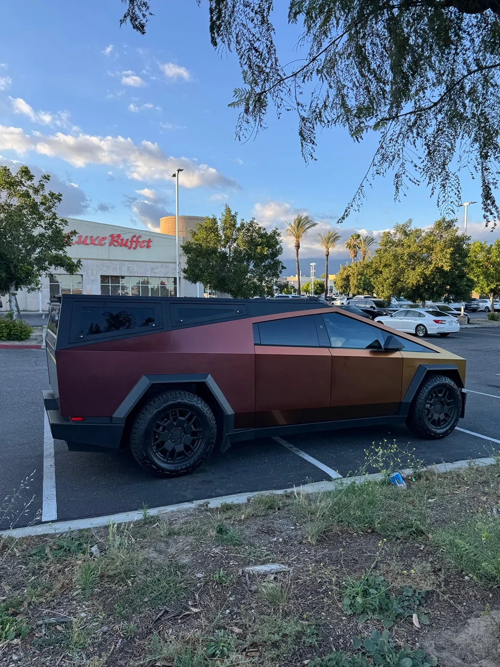 Tesla Cybertruck Urander Bed Cap Ideas & Setups IMG_5189