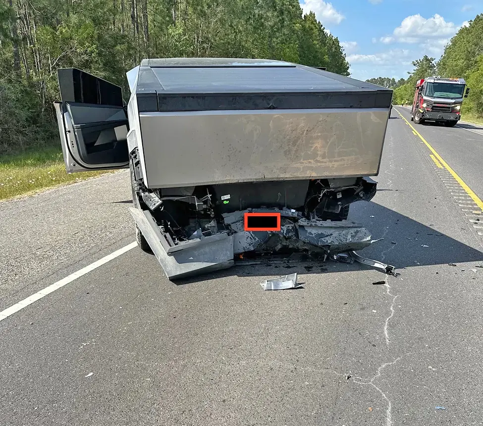 Tesla Cybertruck Rear Ended (55MPH to 60MPH) - FSD Started Turning Wheel Prior to First Collision to Prevent a Second Collision 117393-f5d9c91e11618c37720f49e1e32b4392