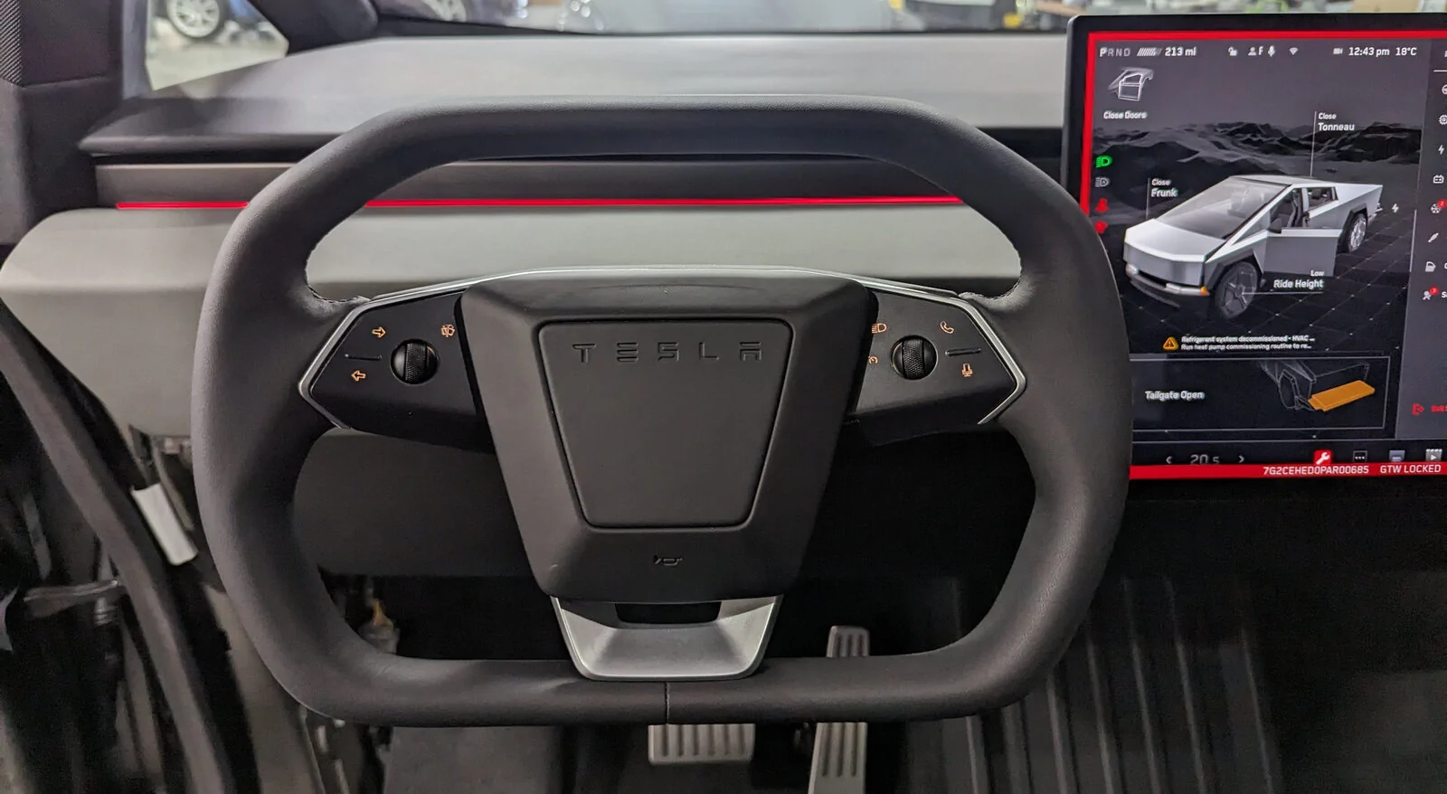 Tesla Cybertruck Steering wheel off-centered. SC acknowledging but no fix?! GUID-CB52913A-25ED-44BD-B11C-DA0B86F32A0D-online-en-US