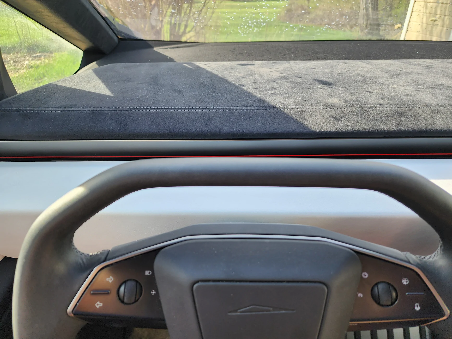 Tesla Cybertruck Steering wheel off-centered. SC acknowledging but no fix?! 20260414_093030