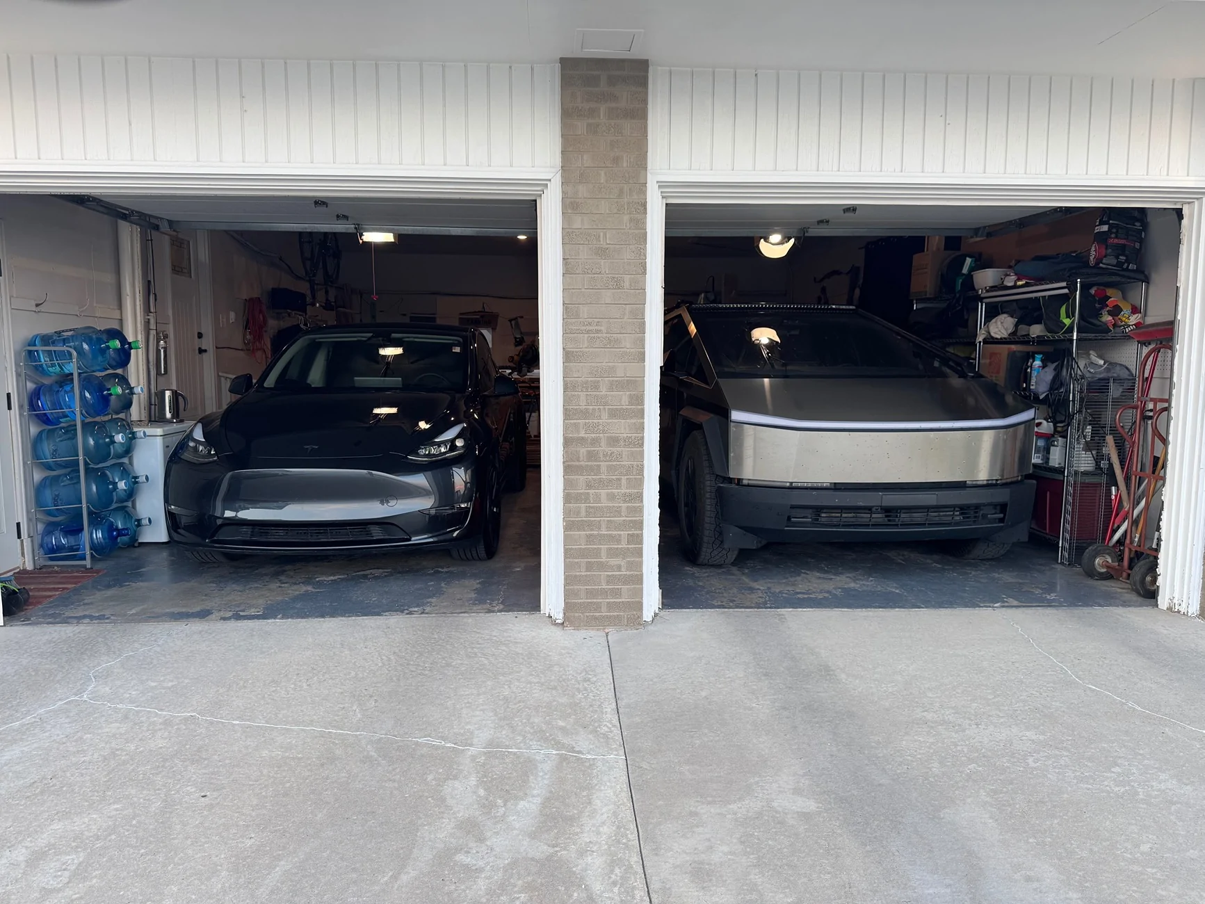 Tesla Cybertruck Daily random Cybertruck photos thread - Post Yours! 📸 🤳 1776281250775-7z