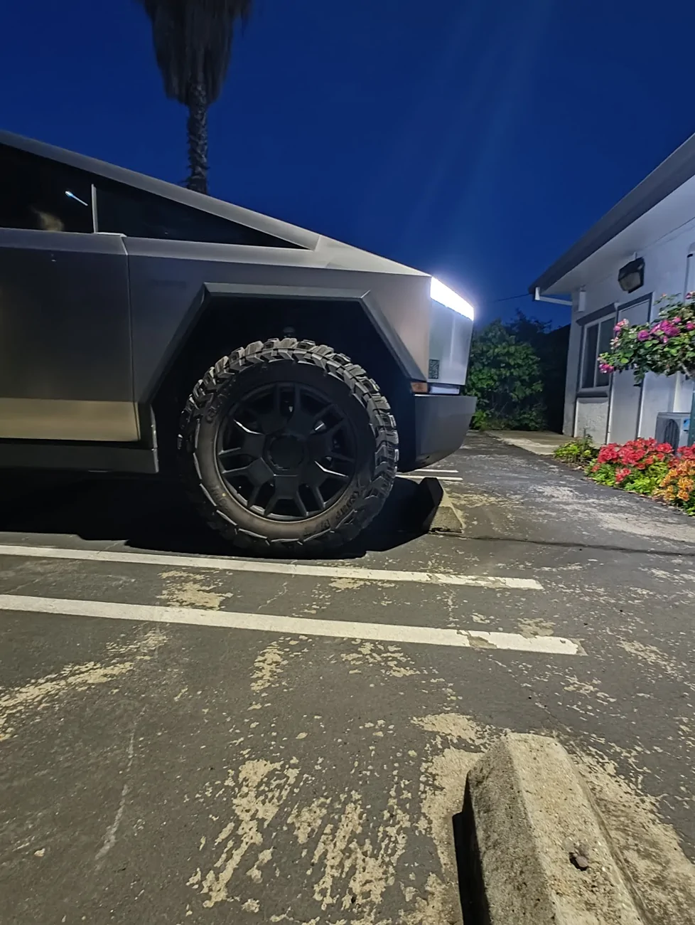 Tesla Cybertruck Daily random Cybertruck photos thread - Post Yours! 📸 🤳 1776372257393-c8