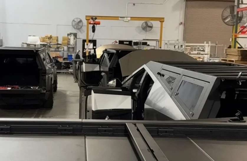 Tesla Cybertruck Urander Bed Cap Ideas & Setups IMG_5851