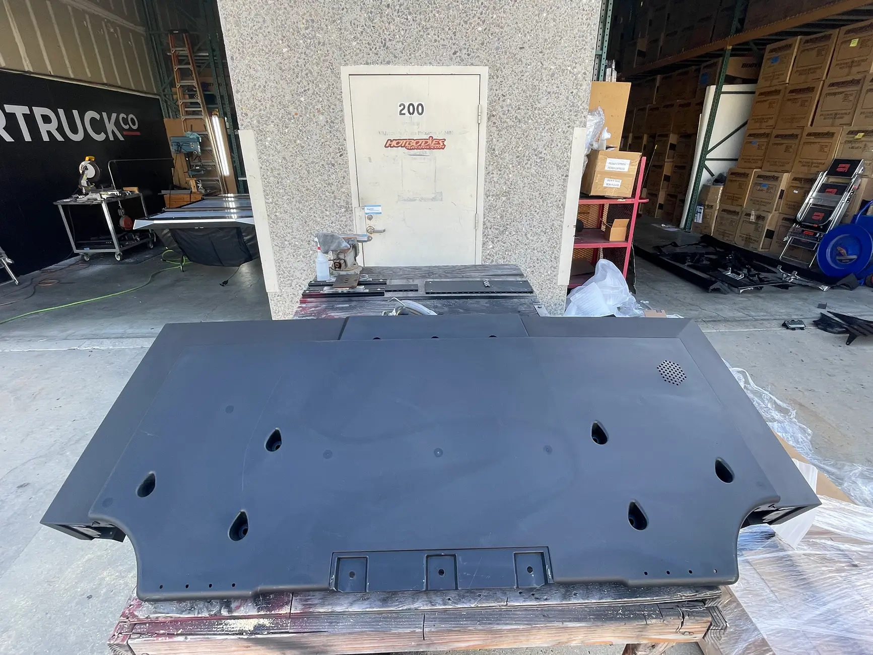 Tesla Cybertruck Cybertruck rear bumper replacement - OEM or aftermarket tempImagexGC4Ai
