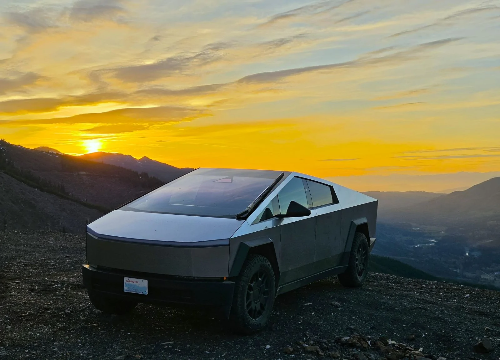 Tesla Cybertruck Daily random Cybertruck photos thread - Post Yours! 📸 🤳 20260419_195020adsm