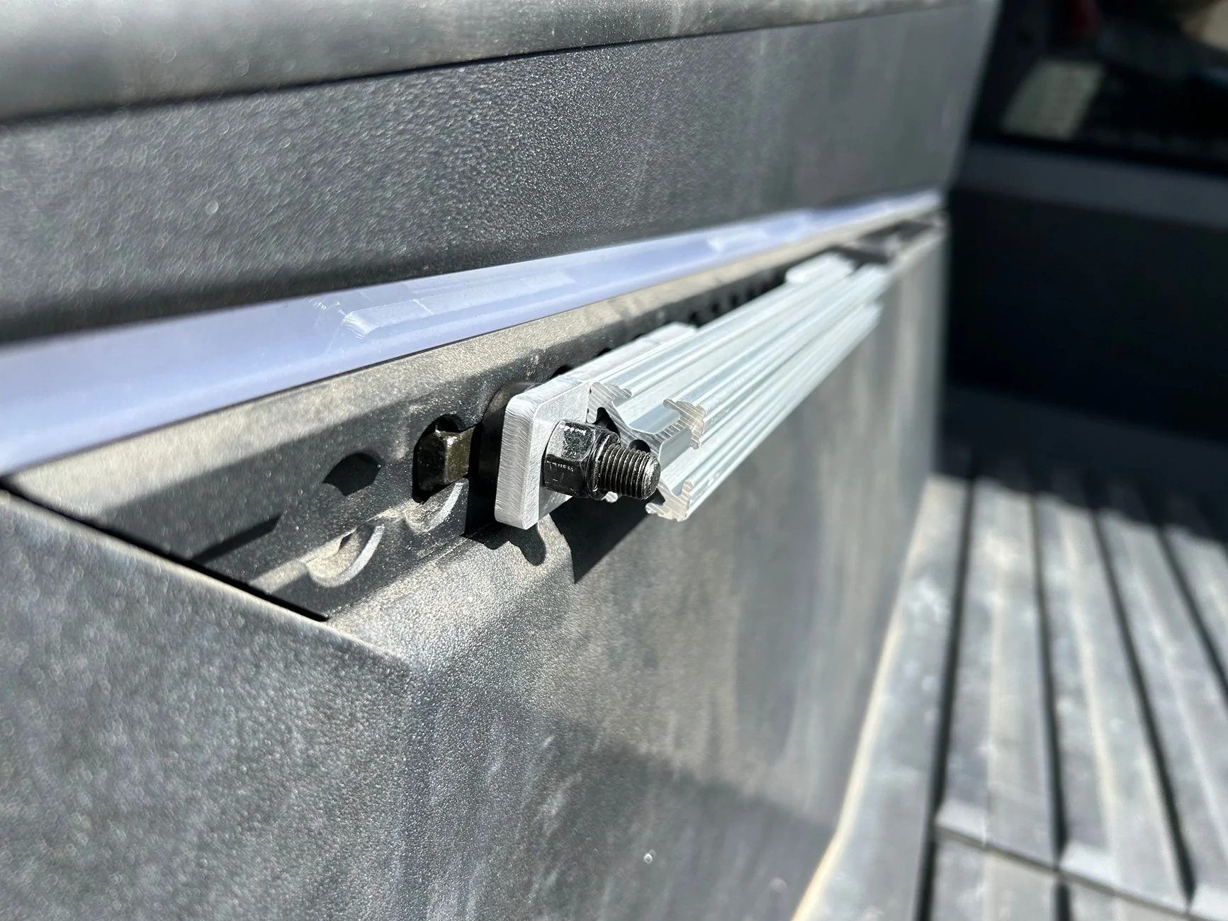 Tesla Cybertruck Custom DIY T-Slot Ladder Rack: Fit a 75-Inch Ladder in a 72-Inch Bed! CT L-track to T-Slot