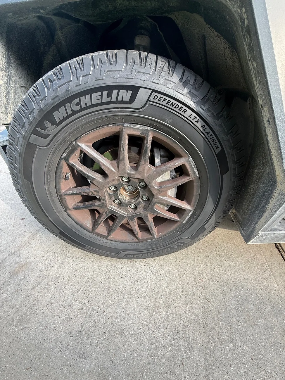 Tesla Cybertruck What did you do TO / WITH your Cybertruck today? 👨🏻‍🔧🧰🚿🛠 IMG_3635